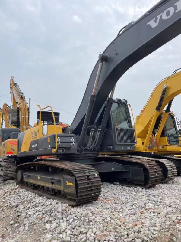 USED Volvo EC240 excavator