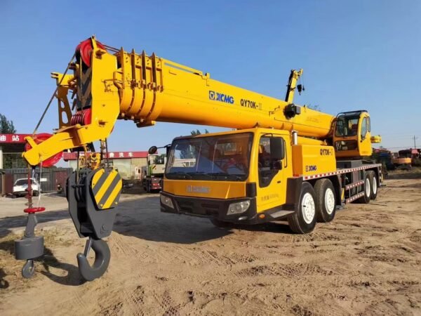 Used XCMG QY70K crane